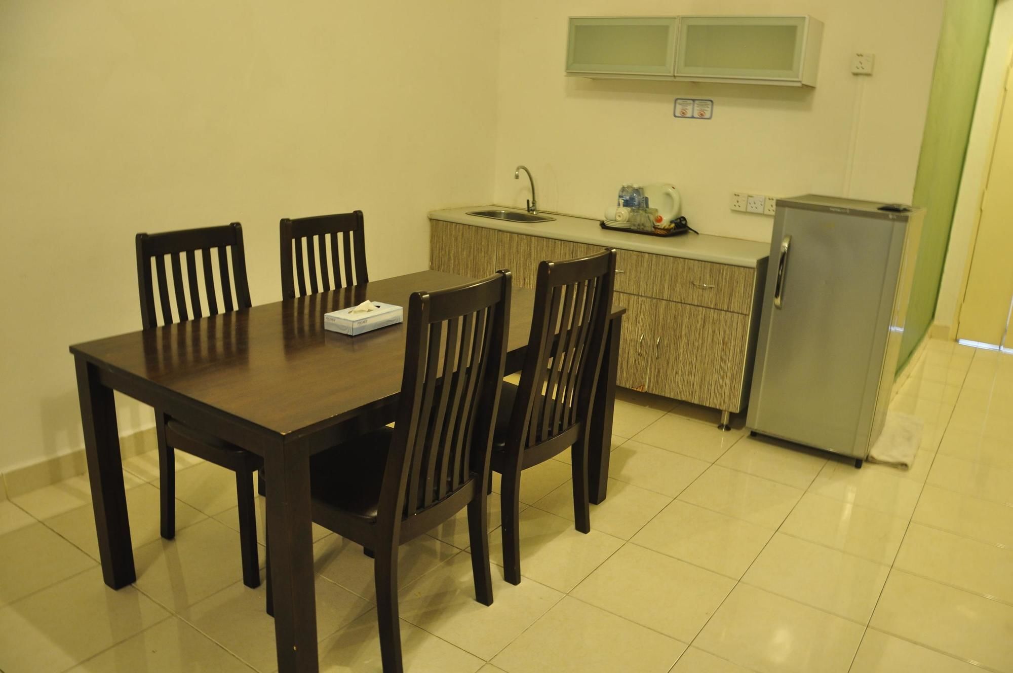 Sumai Hotel Apartment Kuala Terengganu Bagian luar foto