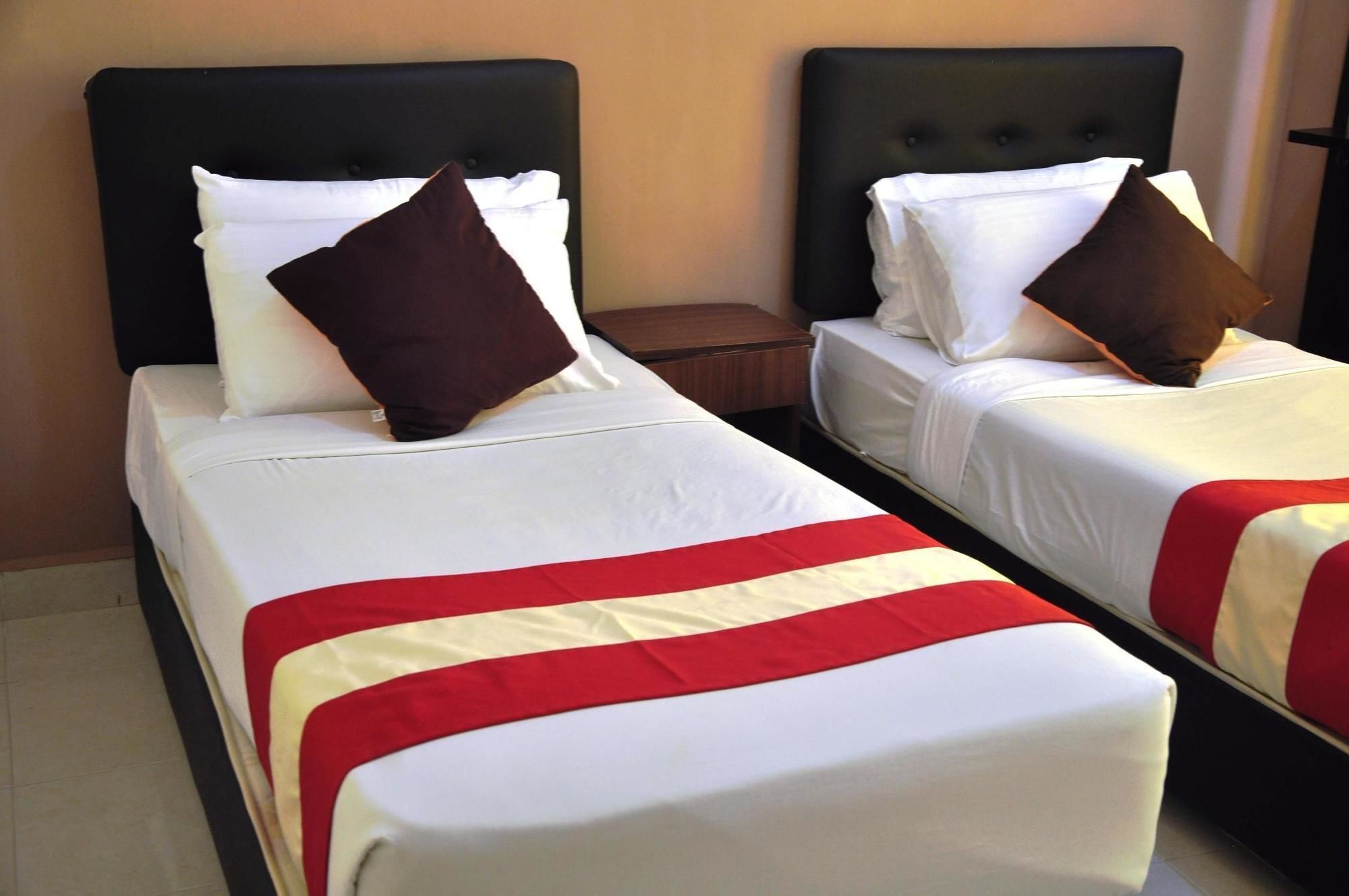 Sumai Hotel Apartment Kuala Terengganu Bagian luar foto